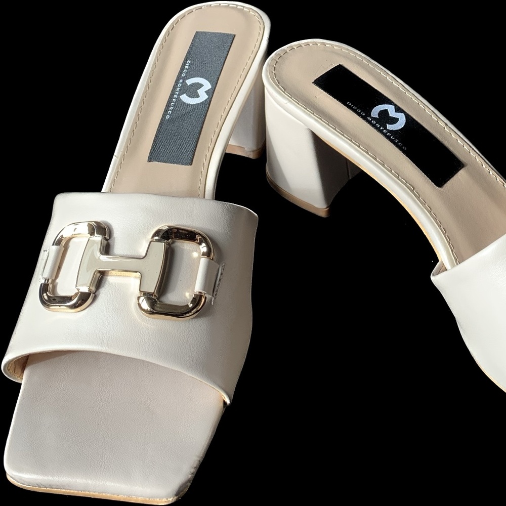 D.M  GOWI V005  White
